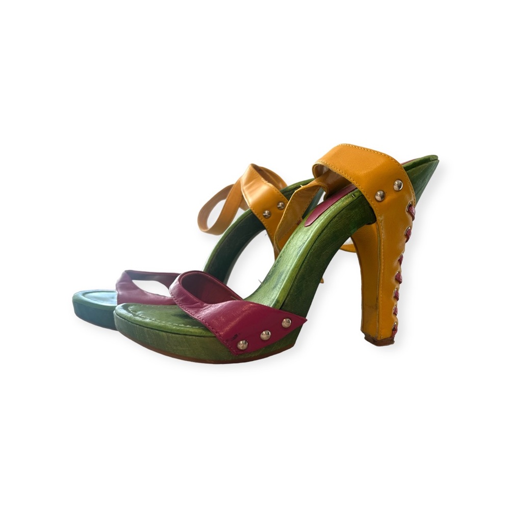 Luichiny leather women’s sandals. Size 8